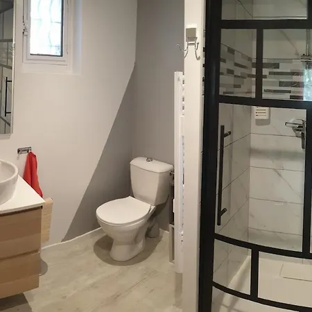 Dans Mon La Mere Veille Apartment *