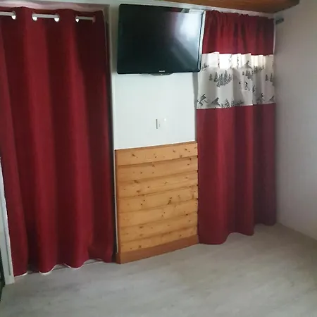 Dans Mon La Mere Veille Apartment *